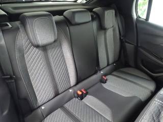 PEUGEOT 208 usata, con Sedile posteriore sdoppiato
