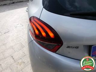 PEUGEOT 208 usata, con Airbag testa