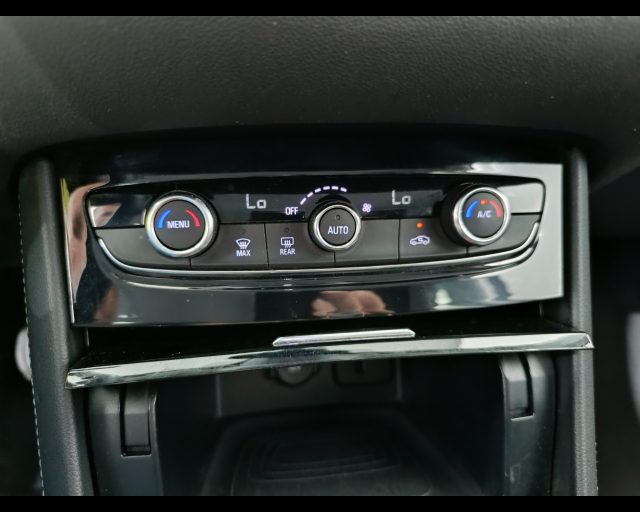 OPEL Grandland X usata, con Sedile posteriore sdoppiato