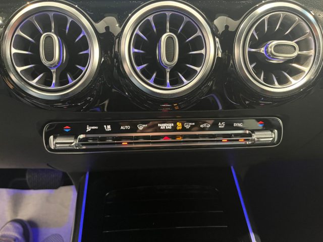MERCEDES-BENZ GLA 200 usata, con Sedile posteriore sdoppiato