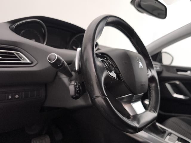 PEUGEOT 308 usata, con Airbag testa