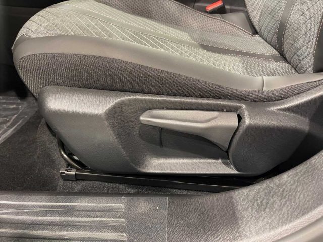 PEUGEOT 2008 usata 24