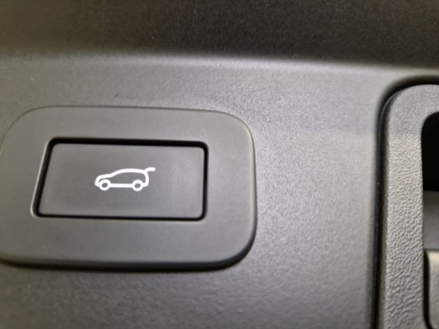 LAND ROVER Range Rover Velar usata, con Regolazione elettrica sedili