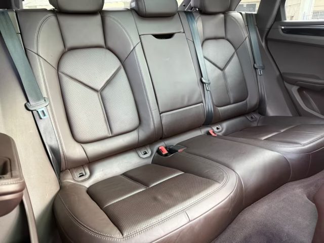 PORSCHE Macan usata, con Sedile posteriore sdoppiato