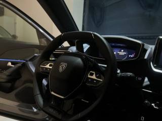 PEUGEOT 2008 usata, con Fari LED