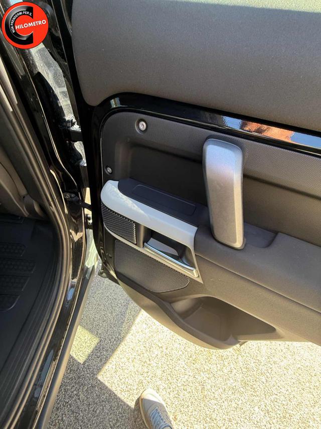 LAND ROVER Defender usata, con Sedile posteriore sdoppiato