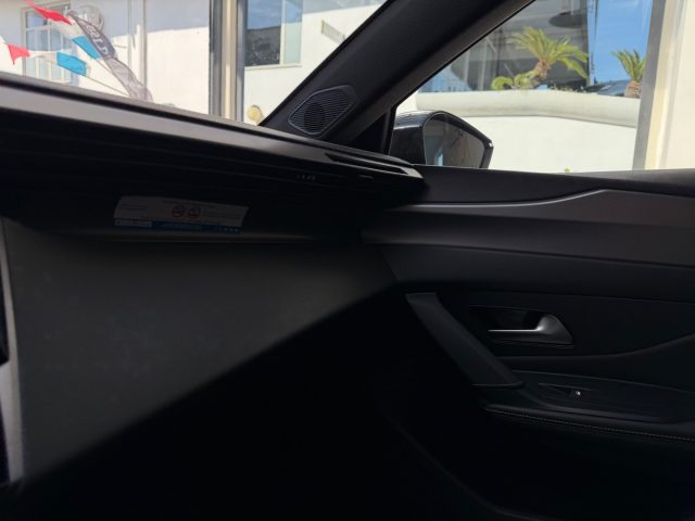 PEUGEOT 308 usata, con Sensori di parcheggio anteriori