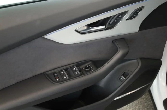 AUDI Q8 usata, con Sistema di navigazione