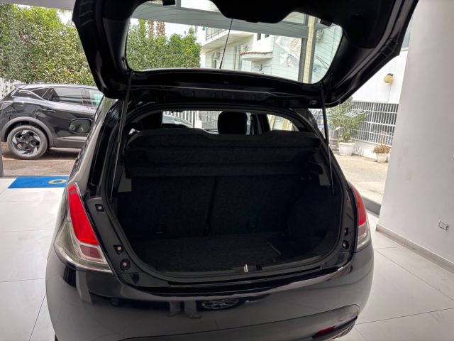 LANCIA Ypsilon usata, con Volante multifunzione