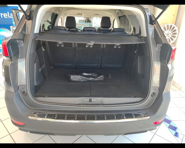 PEUGEOT 5008 usata, con Frenata d