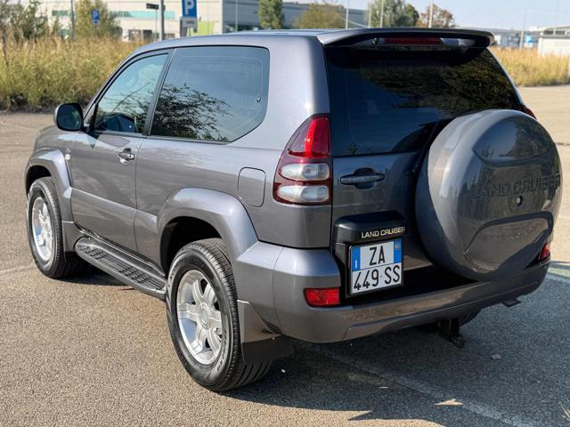 TOYOTA Land Cruiser usata 18