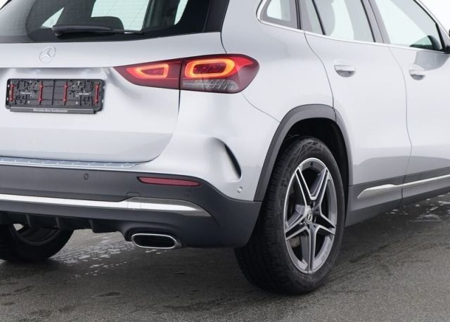 MERCEDES-BENZ GLA 200 usata, con Alzacristalli elettrici