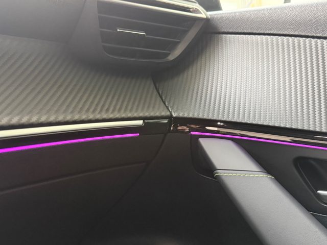 PEUGEOT 208 usata, con Sensori di parcheggio anteriori