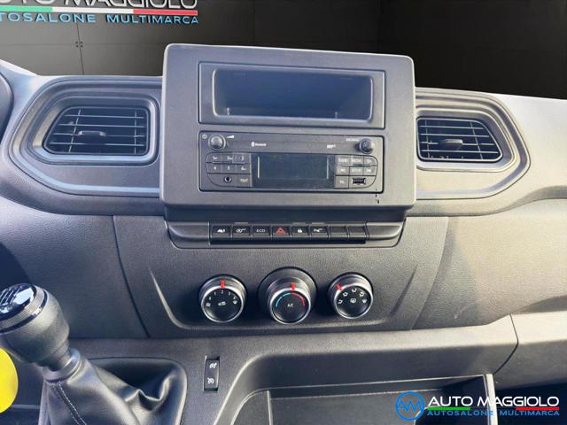 RENAULT Master usata, con Park Distance Control