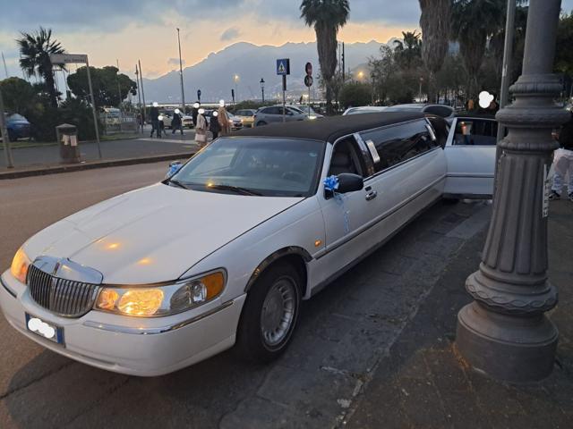 LINCOLN Town Car usata, con ABS