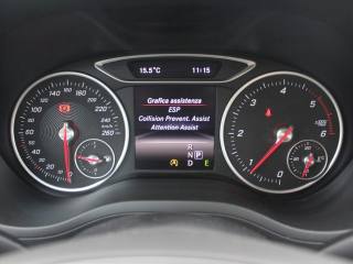 MERCEDES-BENZ B 180 usata, con Leve al volante