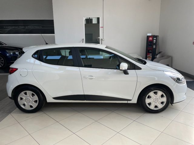 RENAULT Clio usata, con Autoradio