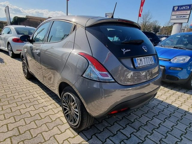 LANCIA Ypsilon usata, con Autoradio