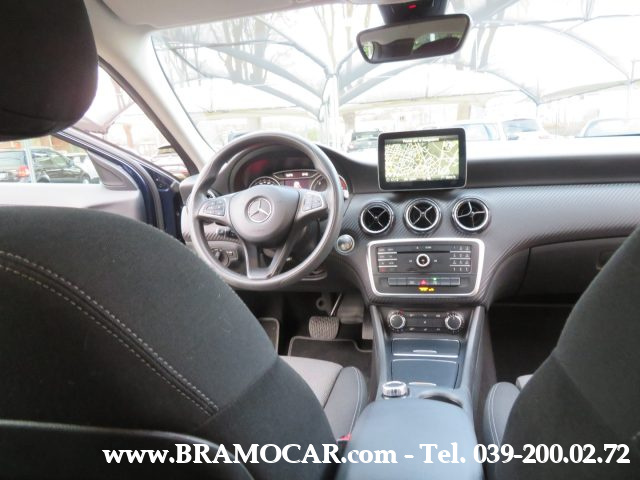 MERCEDES-BENZ GLA 180 usata, con Sensori di parcheggio posteriori