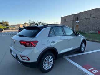 VOLKSWAGEN T-Roc usata, con Sistema di parcheggio automatico
