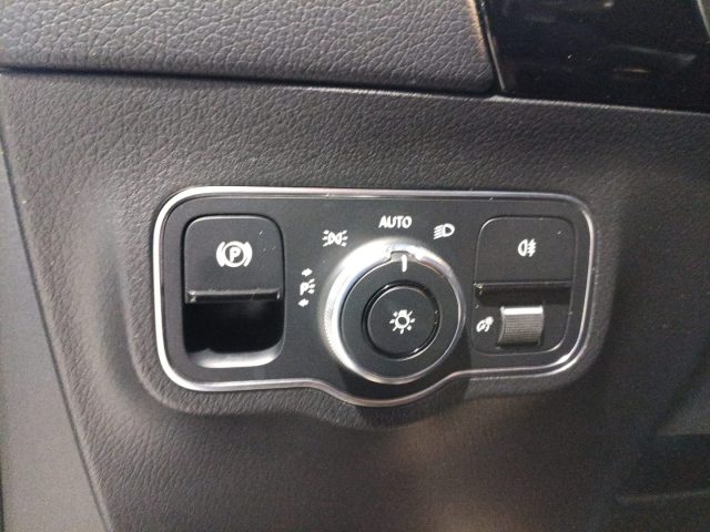 MERCEDES-BENZ GLA 200 usata, con Touch screen