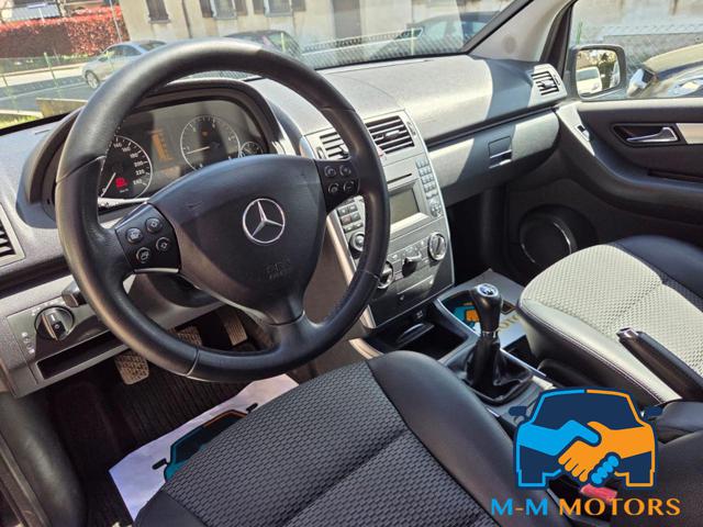 MERCEDES-BENZ A 180 usata, con Chiusura centralizzata