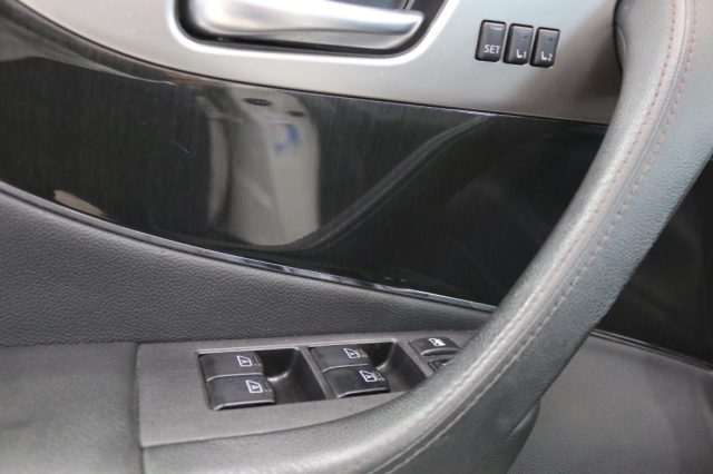 INFINITI QX70 usata, con Bluetooth