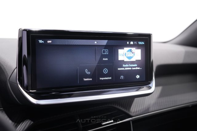 PEUGEOT 2008 usata, con Sistema di navigazione