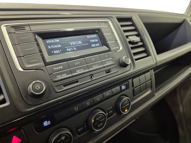 VOLKSWAGEN Caravelle usata, con Sensori di parcheggio anteriori