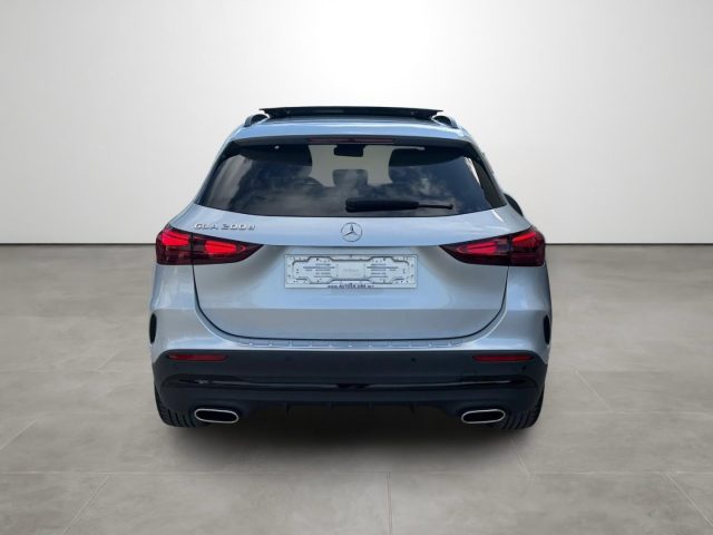 MERCEDES-BENZ GLA 200 usata, con Autoradio