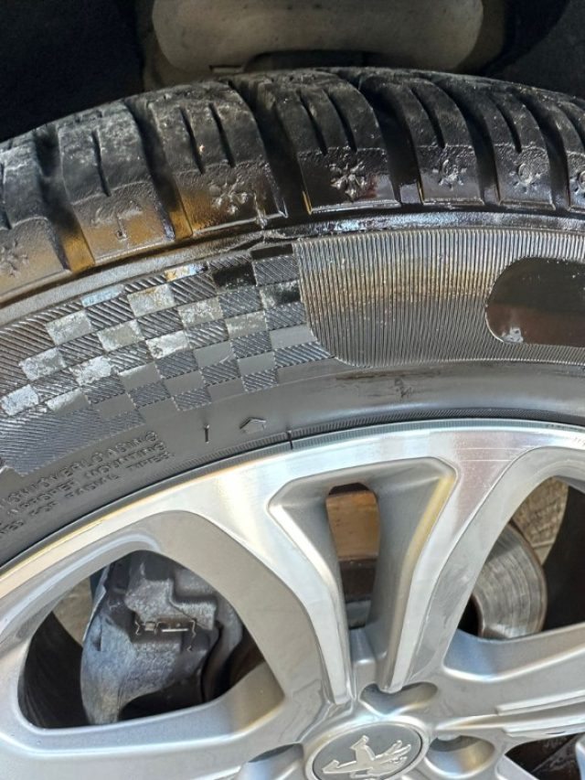 PEUGEOT 208 usata, con Servosterzo