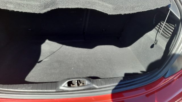 PEUGEOT 208 usata, con Autoradio