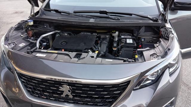 PEUGEOT 5008 usata, con Touch screen