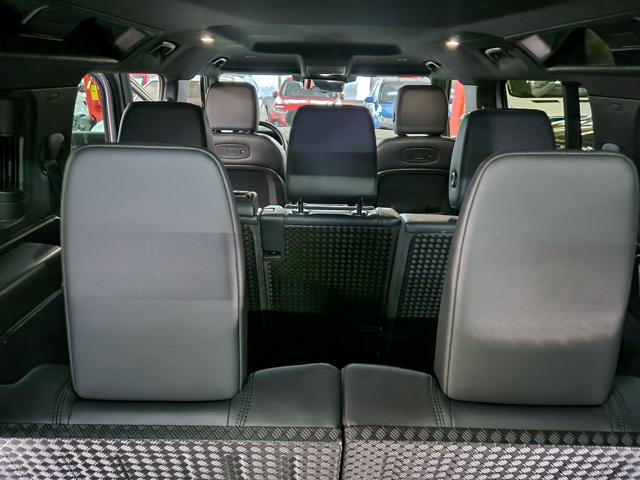 LAND ROVER Defender usata, con Fendinebbia