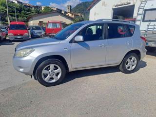 TOYOTA RAV 4 MY23 usata, con Alzacristalli elettrici