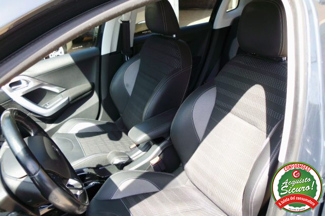 PEUGEOT 2008 usata, con Controllo automatico clima