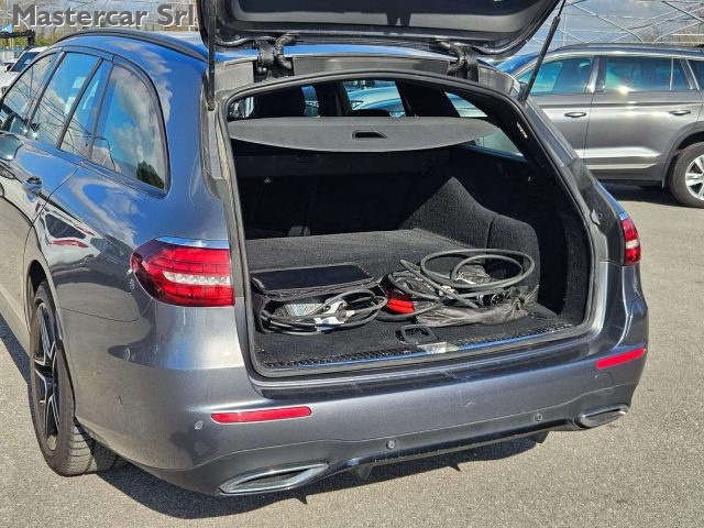 MERCEDES-BENZ E 300 usata, con Servosterzo