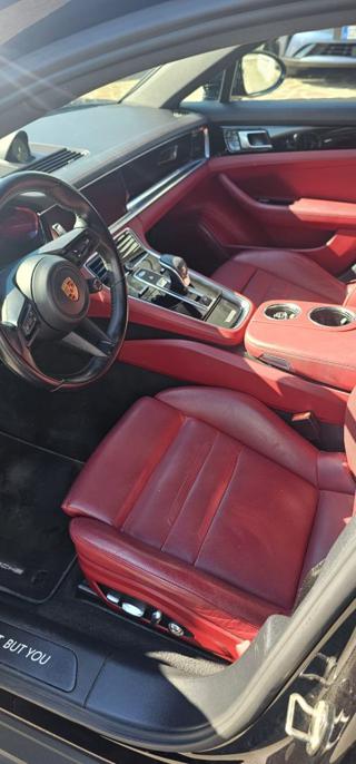 PORSCHE Panamera usata, con Park Distance Control