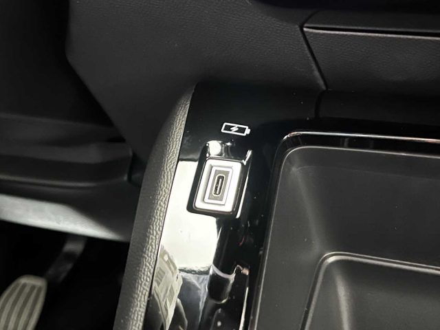 PEUGEOT 2008 usata 29