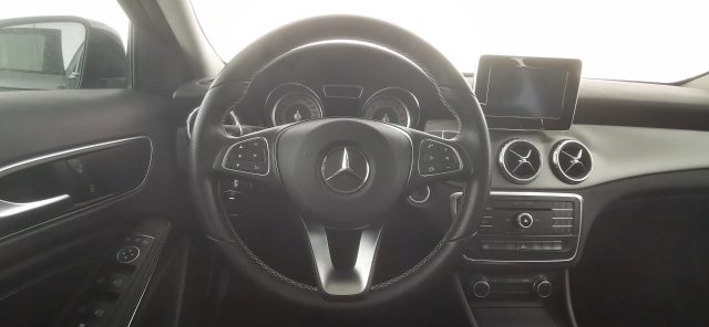 MERCEDES-BENZ GLA 200 usata, con Isofix