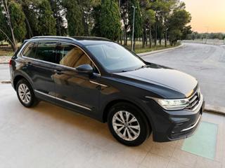 VOLKSWAGEN Tiguan usata, con Airbag laterali