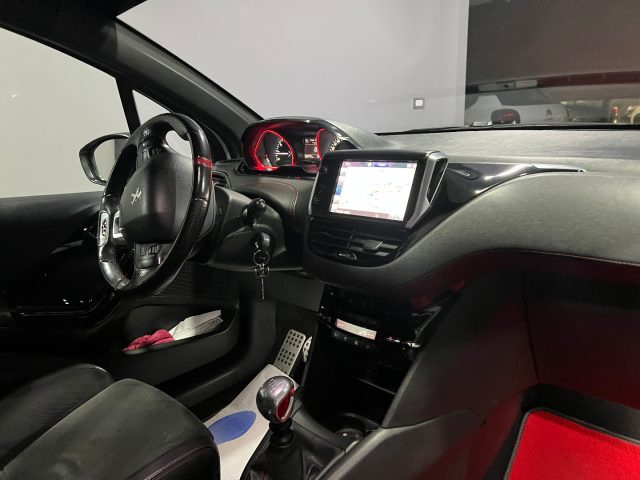 PEUGEOT 208 usata, con Autoradio
