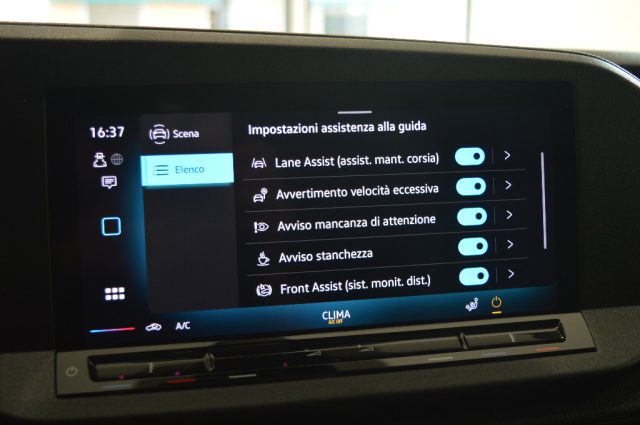 VOLKSWAGEN Caddy usata, con USB