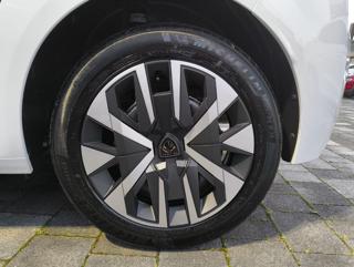 PEUGEOT 208 usata, con USB