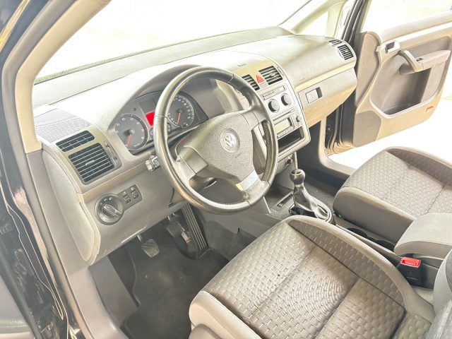 VOLKSWAGEN Touran usata, con Servosterzo