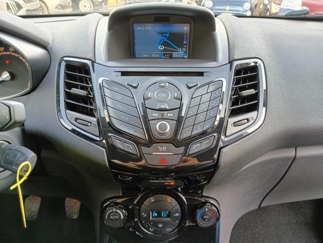 FORD Fiesta usata, con Controllo automatico clima