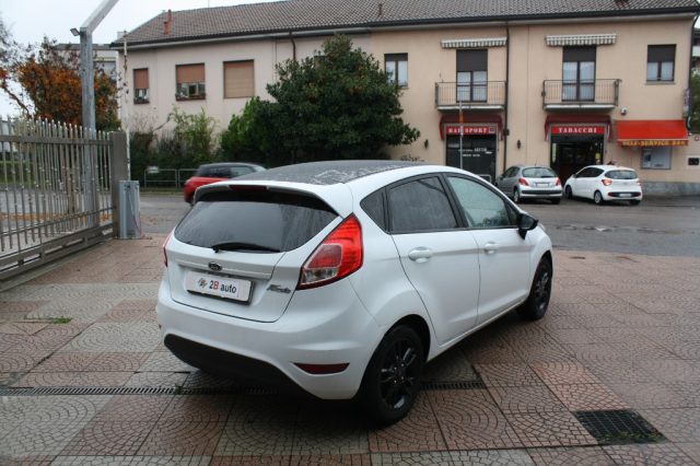 FORD Fiesta usata, con Autoradio