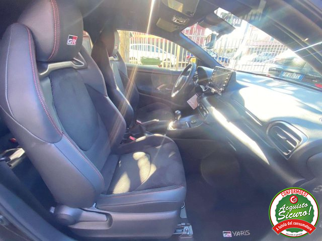 TOYOTA Yaris usata, con Sedili riscaldati