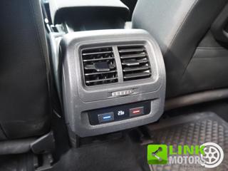 VOLKSWAGEN Touran usata, con Sedile posteriore sdoppiato