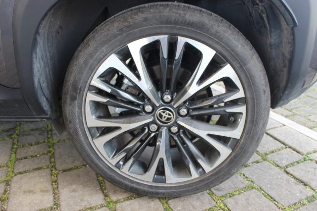 TOYOTA Yaris Cross usata, con Fari LED